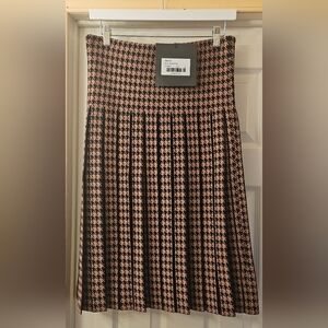 Pleated  Midi Skirt in  Black and Brown